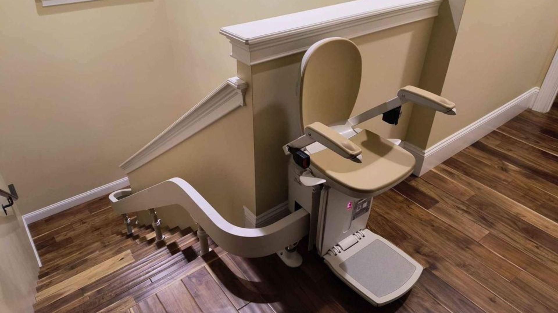 reconditioned curved stairlifts Orlando FL